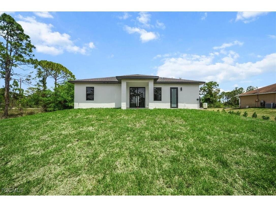 1262 Bowles Avenue Fort Myers FL 33913 2025004789 image6