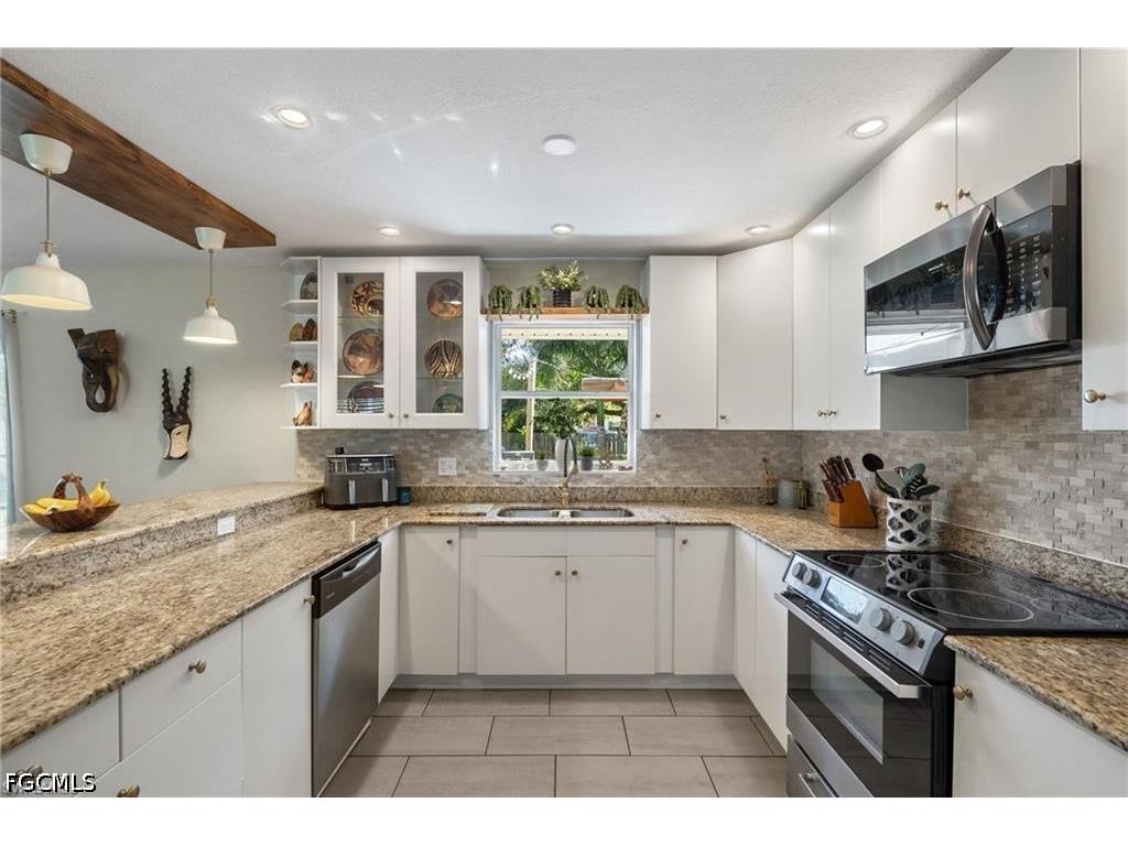 1262 Carlene Avenue Fort Myers FL 33901 2026015966 image3