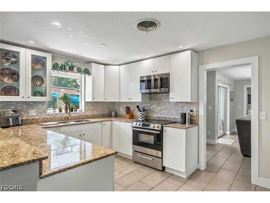 1262 Carlene Avenue Fort Myers FL 33901 2026015966 image4