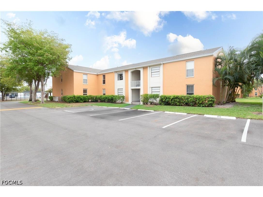 12620 Kenwood Lane #C Fort Myers FL 33907 2026019196 image1