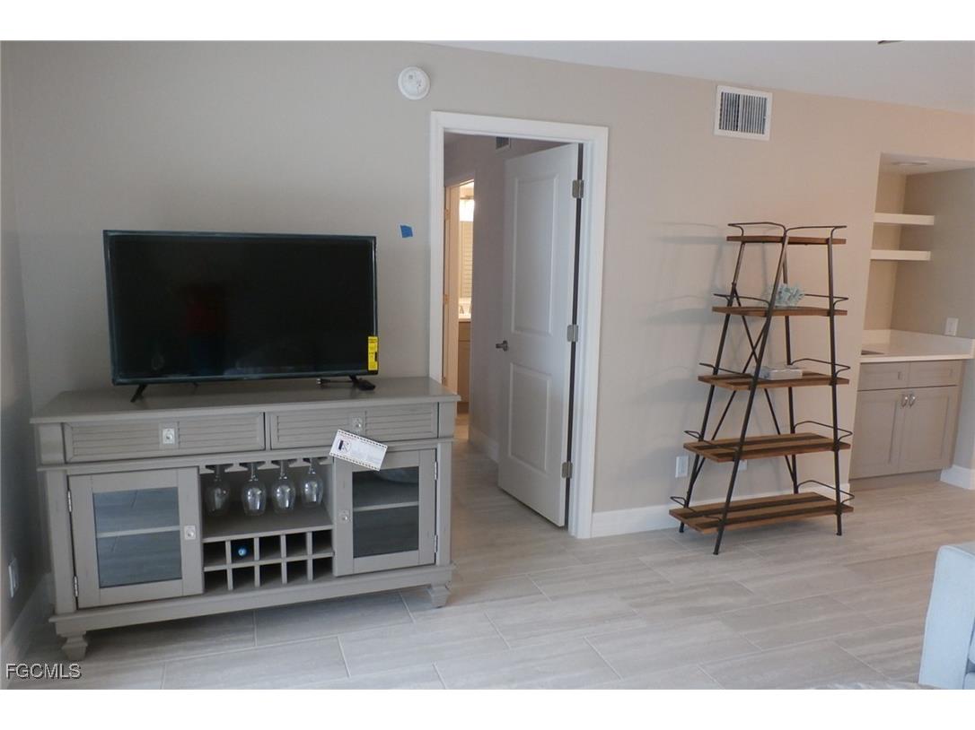 12621 Kelly Sands Way #305 Fort Myers FL 33908 2025000379 image13