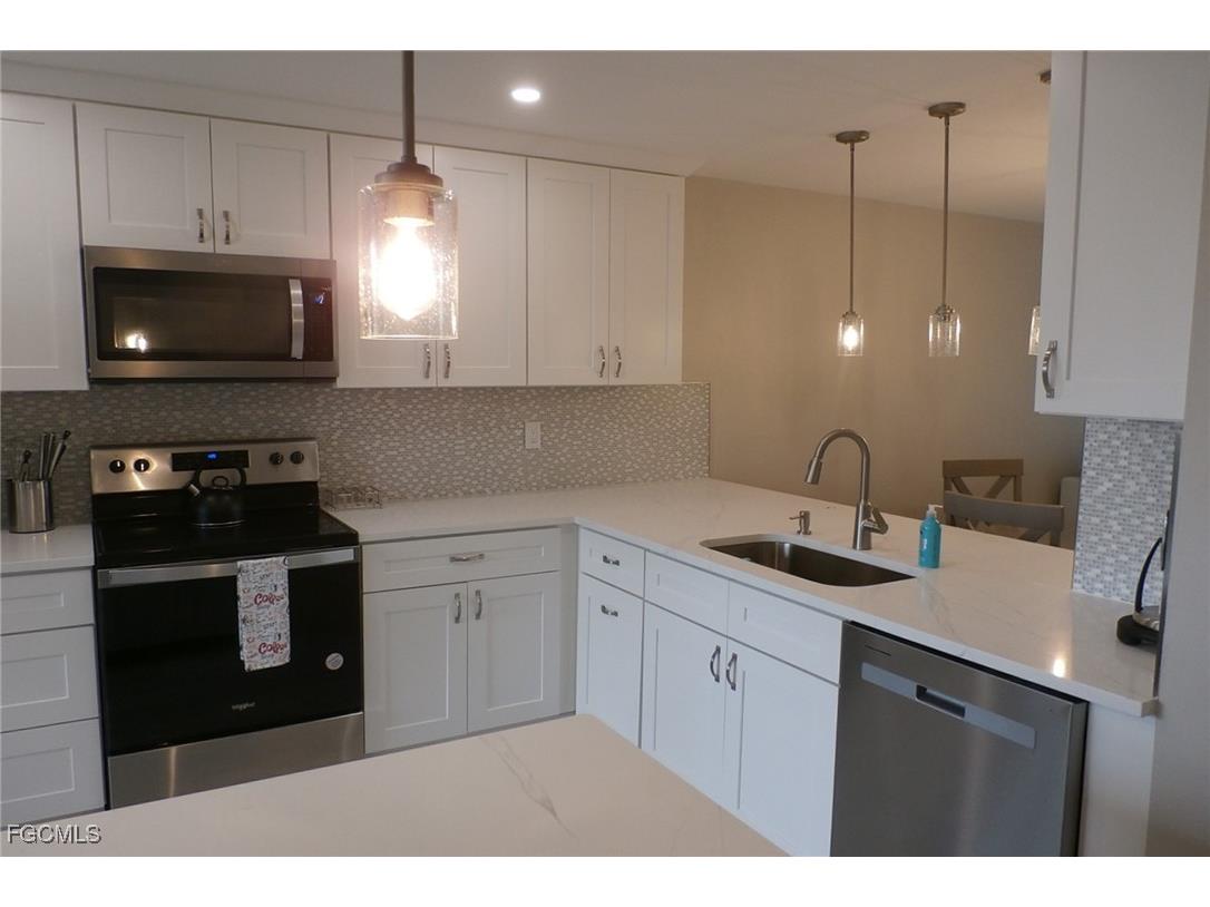 12621 Kelly Sands Way #305 Fort Myers FL 33908 2025000379 image5