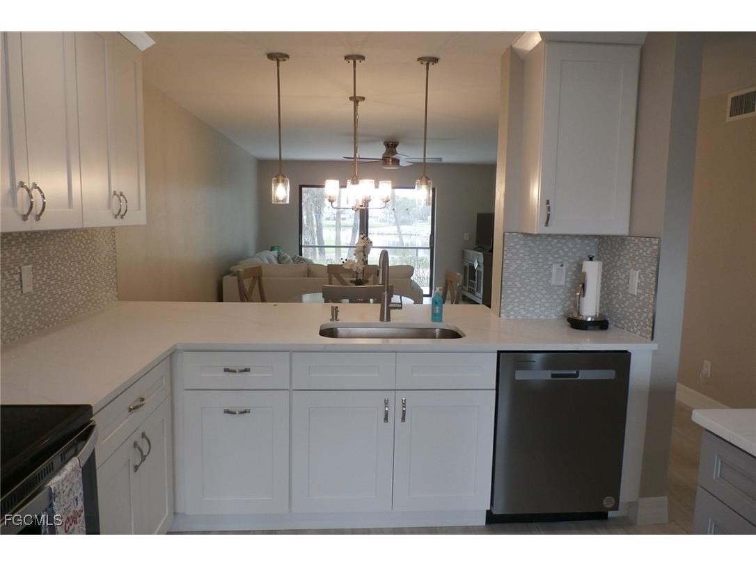 12621 Kelly Sands Way #305 Fort Myers FL 33908 2025000379 image7