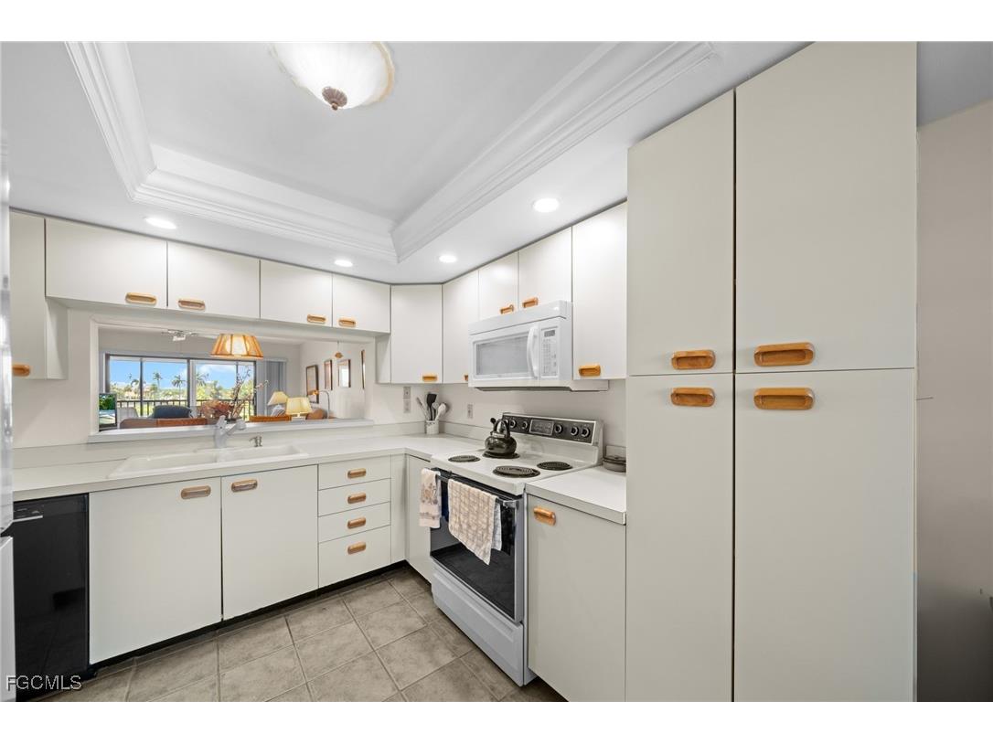 12621 Kelly Sands Way #327 Fort Myers FL 33908 2025007316 image9