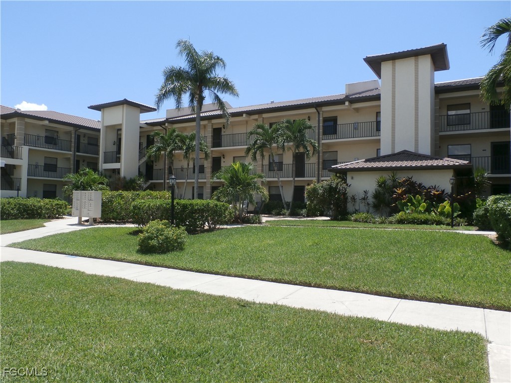 12621 Kelly Sands Way #329 Fort Myers FL 33908 2025000387 image2
