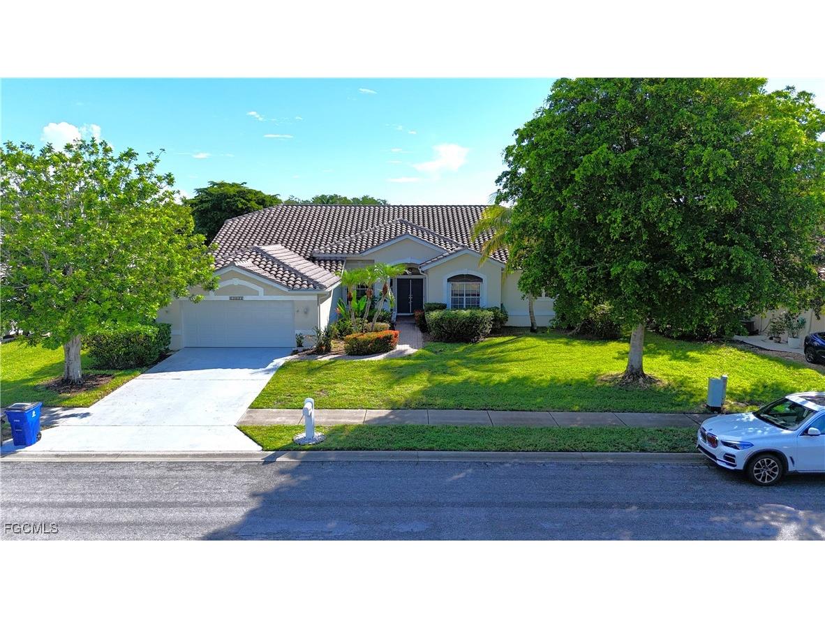 12621 Strathmore Loop Fort Myers FL 33912 2025006427 image1
