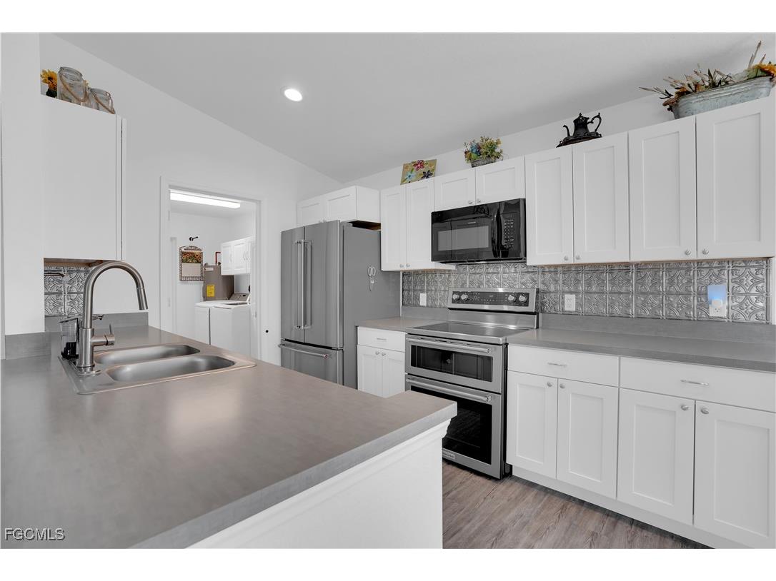 1263 Norge Court Labelle FL 33935 2025004317 image3