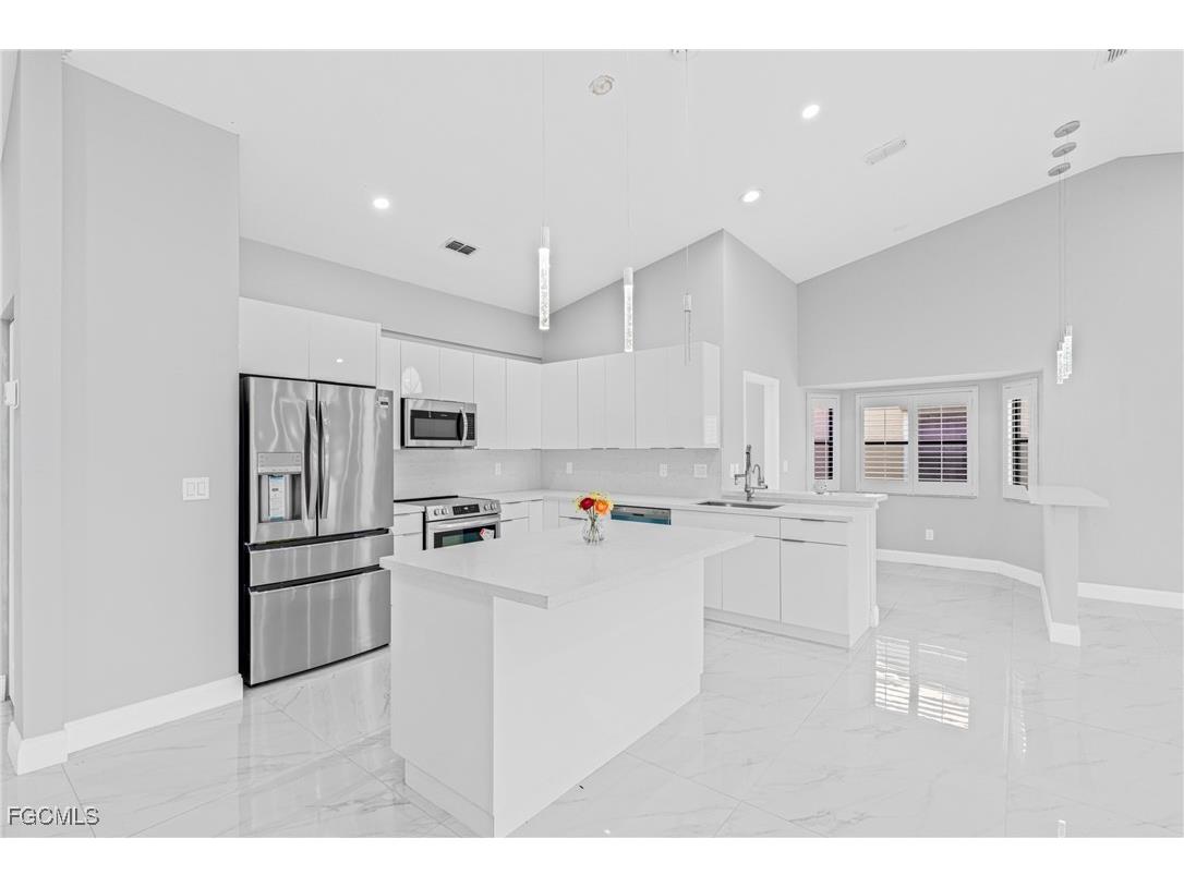 12630 Kelly Palm Drive Fort Myers FL 33908 2025008623 image6