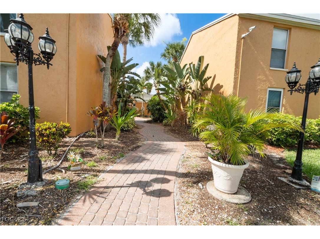 12630 Kenwood Lane #D Fort Myers FL 33907 2025000412 image16