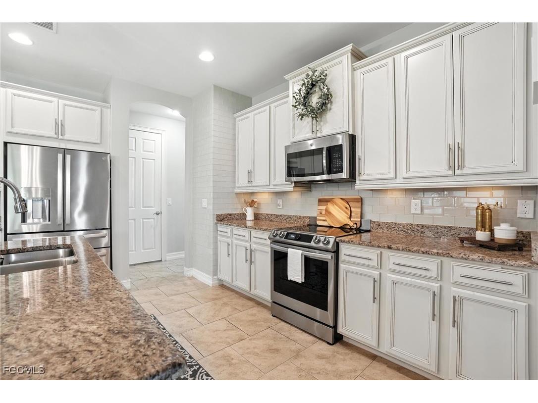 12631 Blue Banyon Court North Fort Myers FL 33903 2025002456 image10