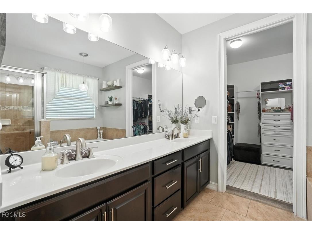 12631 Blue Banyon Court North Fort Myers FL 33903 2025002456 image18