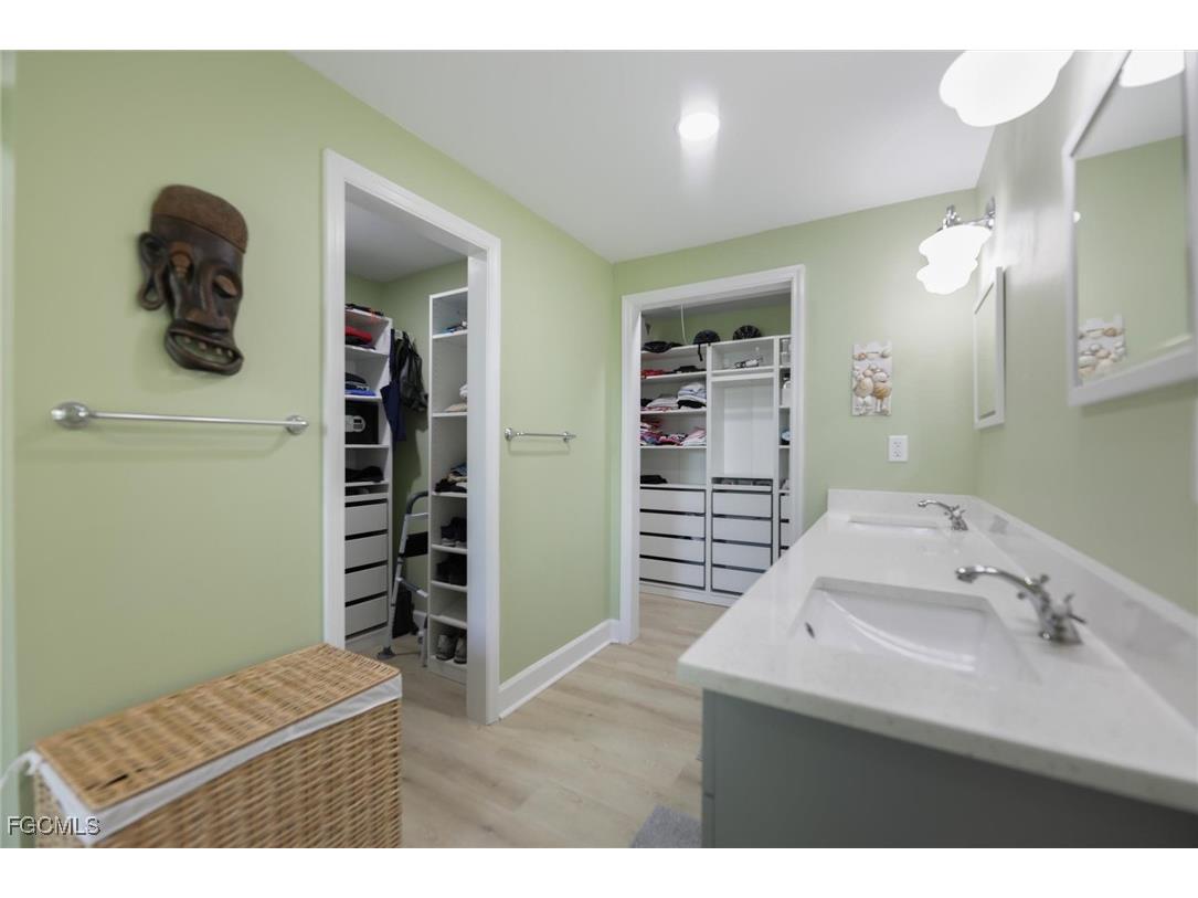 1264 Par View Drive Sanibel FL 33957 2025021067 image10