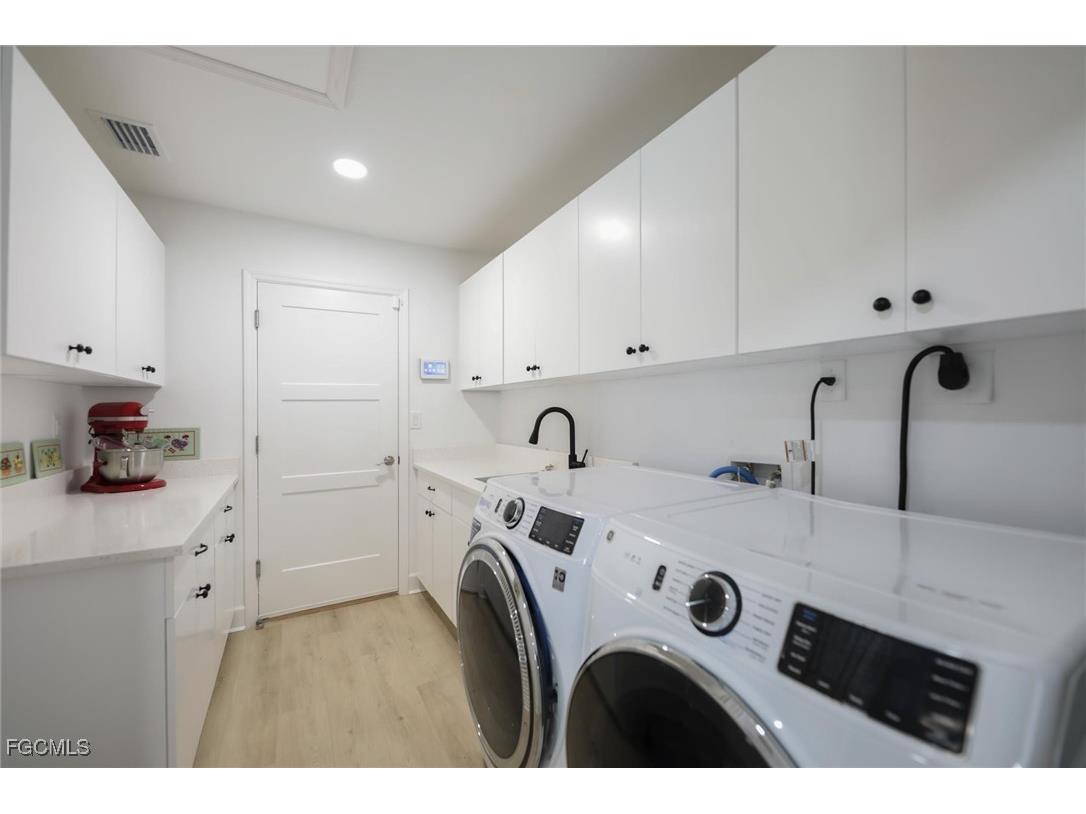 1264 Par View Drive Sanibel FL 33957 2025021067 image39