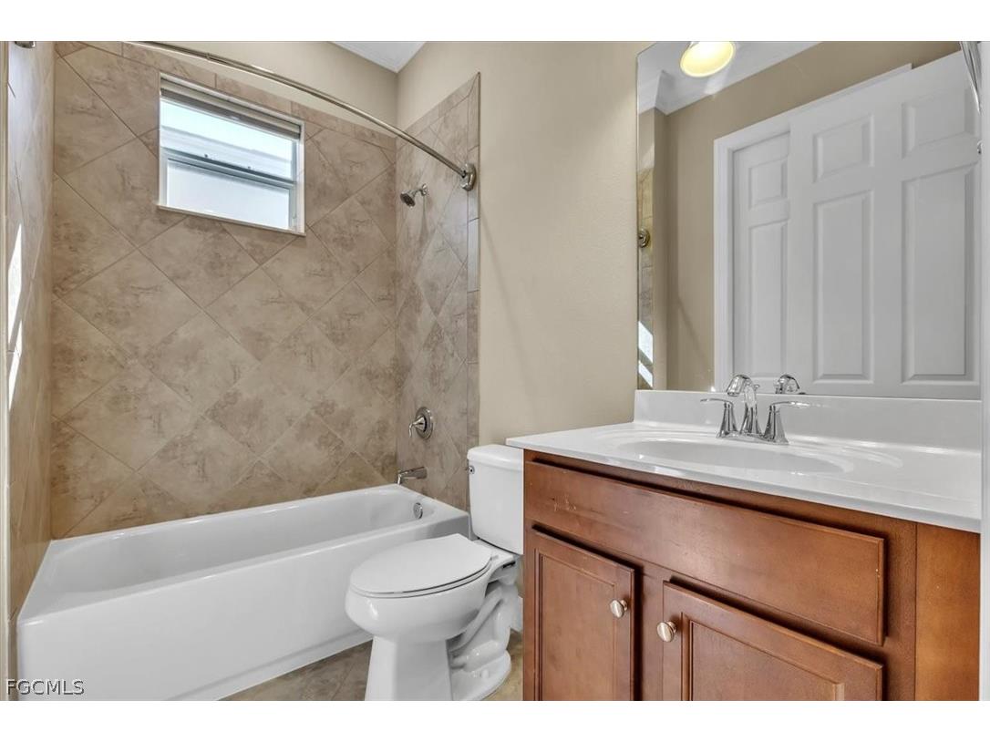 12645 Fairway Cove Court Fort Myers FL 33905 2026007648 image35