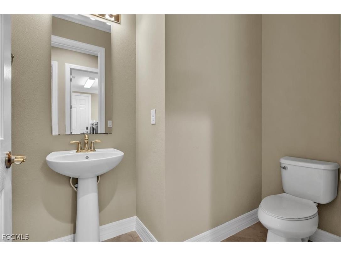 12645 Fairway Cove Court Fort Myers FL 33905 2026007648 image39