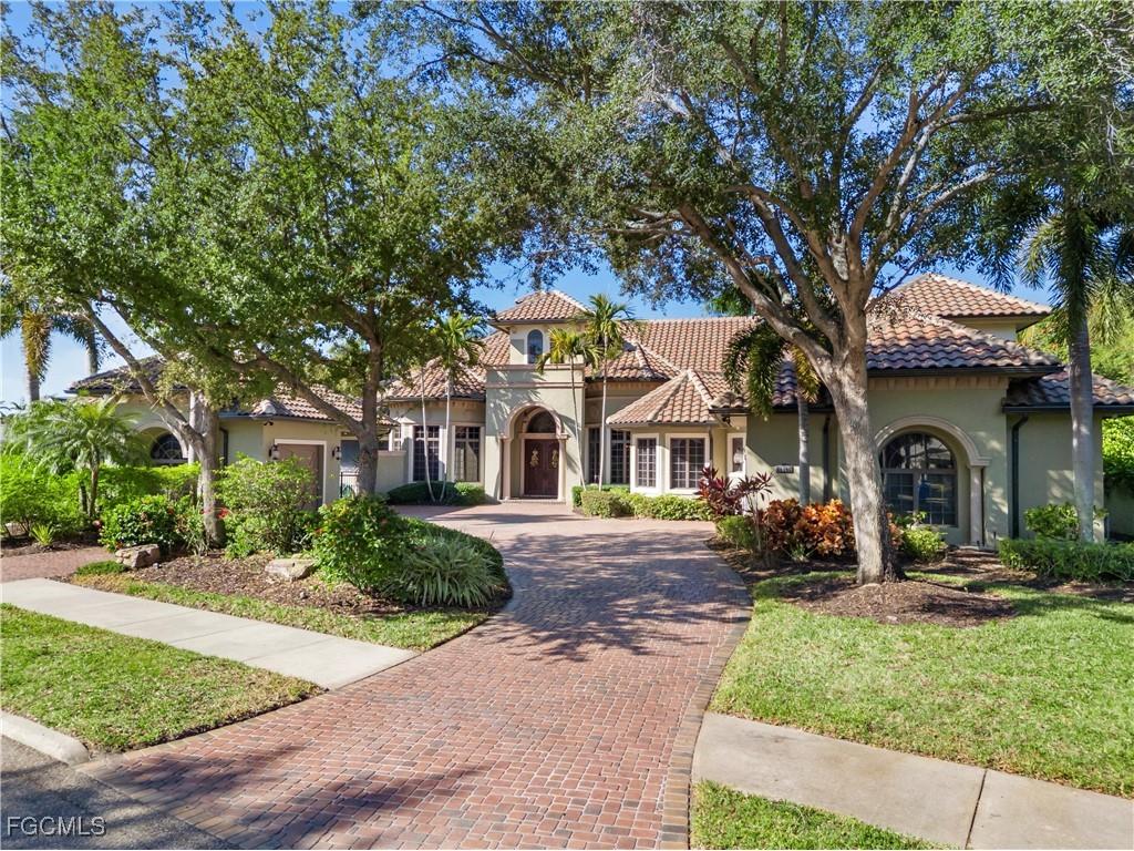 1265 Canterbury Drive Fort Myers FL 33901 2026003784 image1