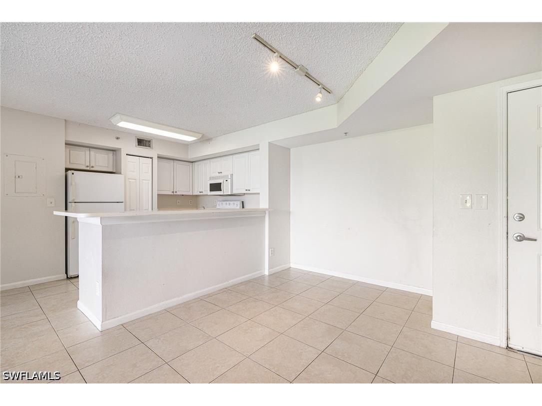 1265 Wildwood Lakes Boulevard #106 Naples FL 34104 226004556 image7