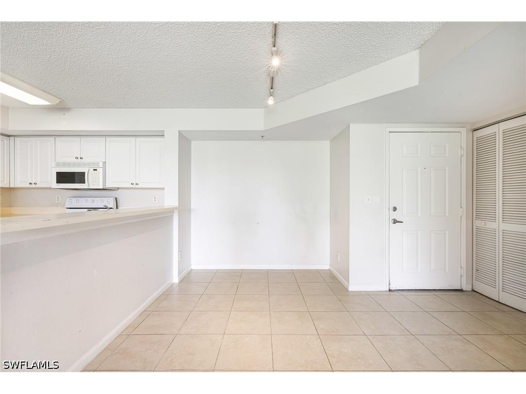 1265 Wildwood Lakes Boulevard #106 Naples FL 34104 226004556 image8