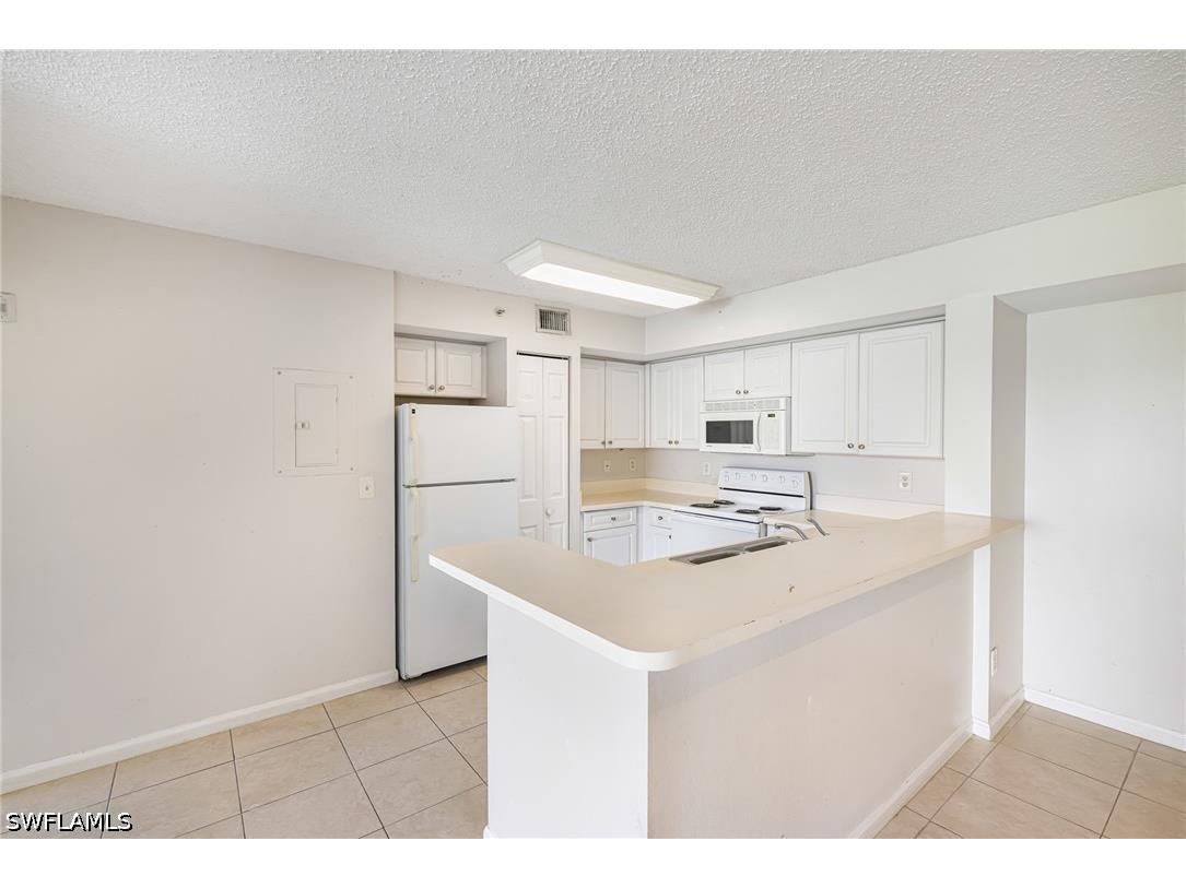 1265 Wildwood Lakes Boulevard #106 Naples FL 34104 226004556 image9