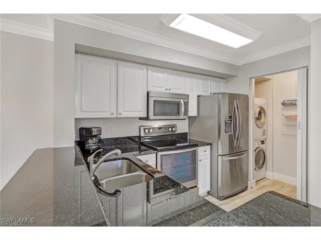 1265 Wildwood Lakes Boulevard #208 Naples FL 34104 225023486 image7