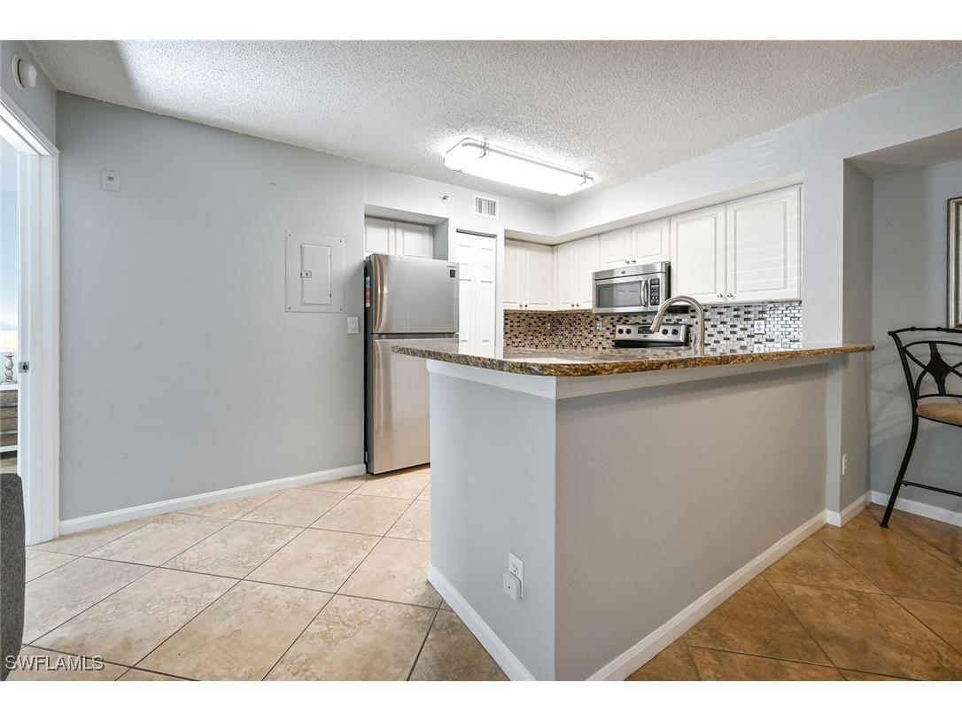 1265 Wildwood Lakes Boulevard #3-103 Naples FL 34104 225072129 image9