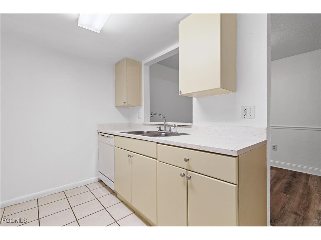 12658 Kenwood Lane #D Fort Myers FL 33907 2026000370 image13