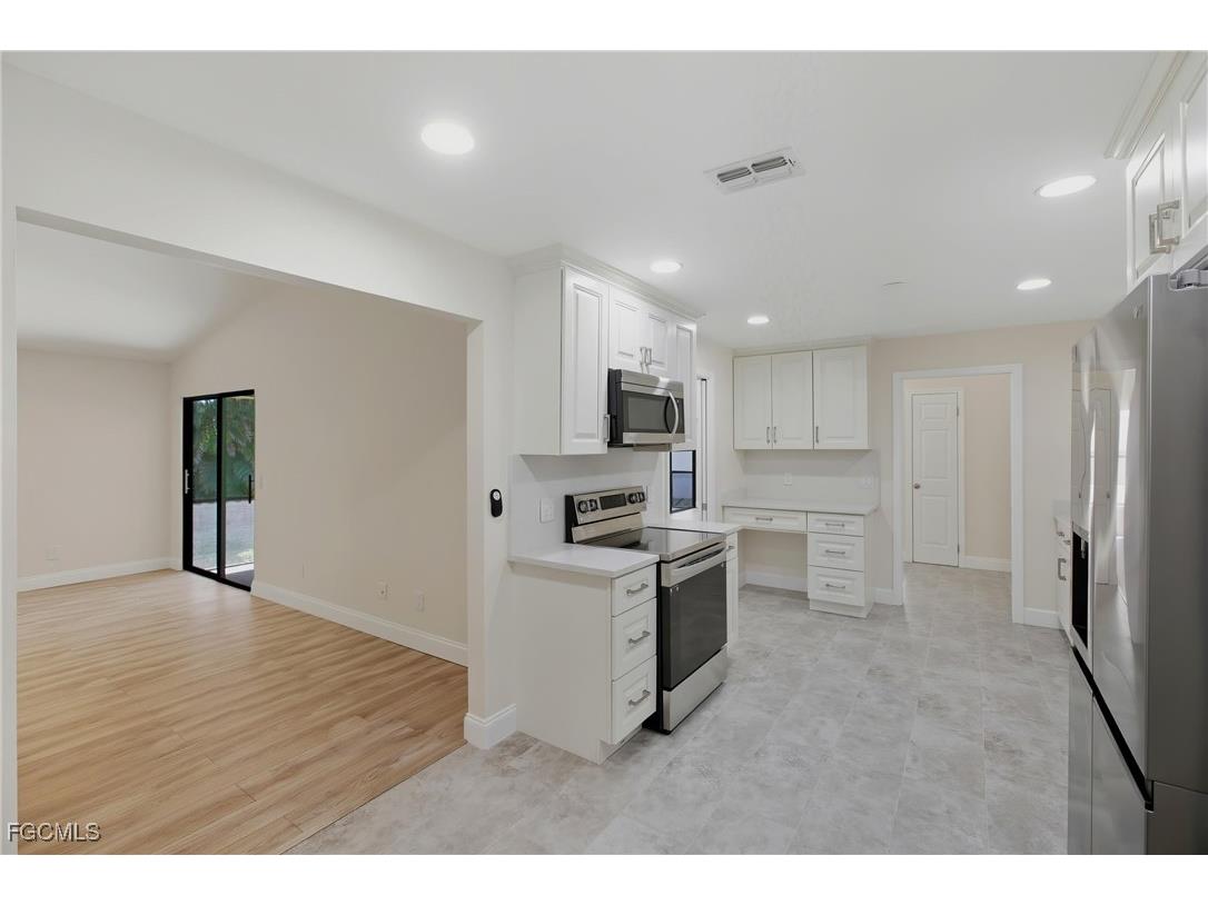 12661 Kelly Palm Drive Fort Myers FL 33908 2025012244 image10