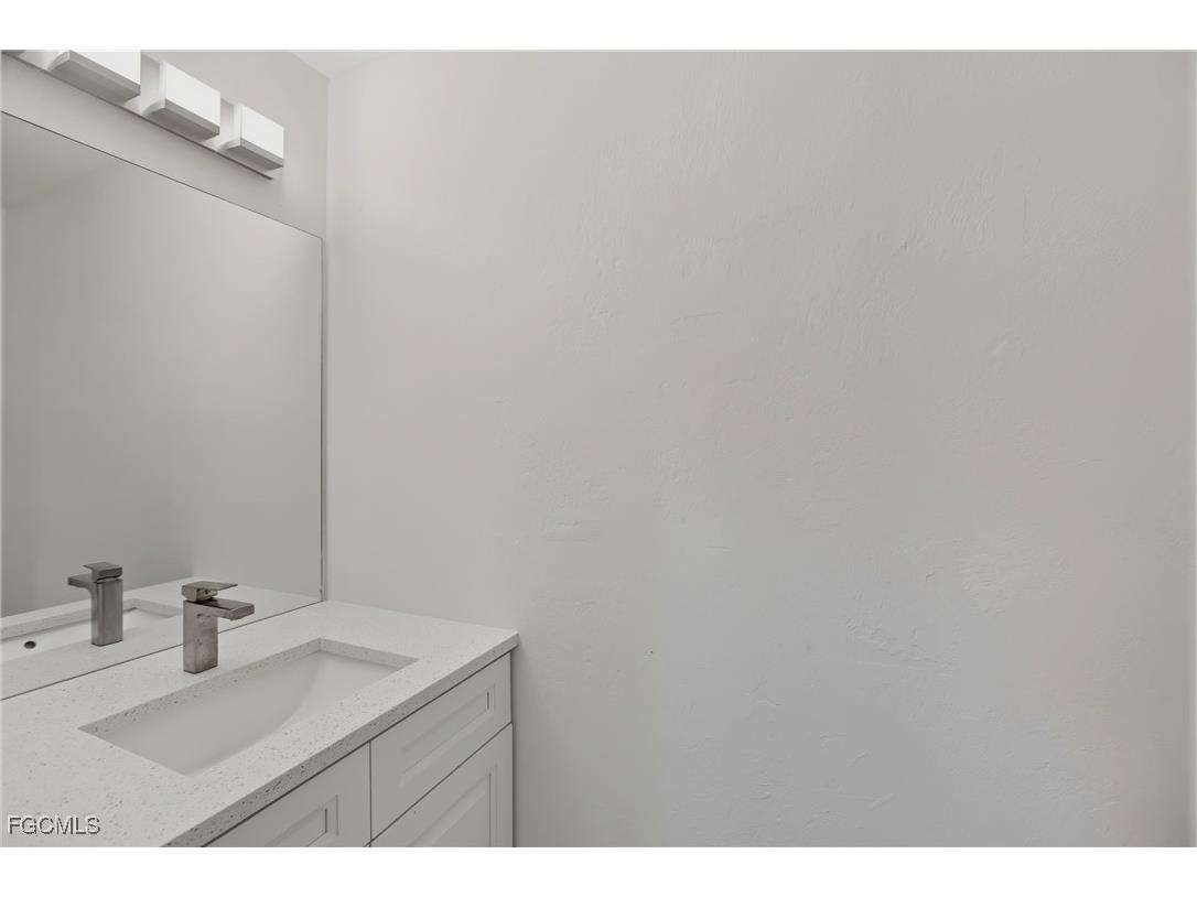 12661 Kelly Palm Drive Fort Myers FL 33908 2025012244 image17