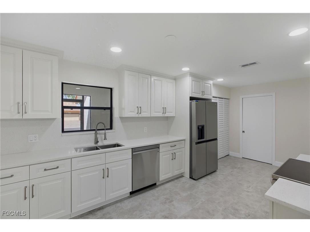 12661 Kelly Palm Drive Fort Myers FL 33908 2025012244 image8