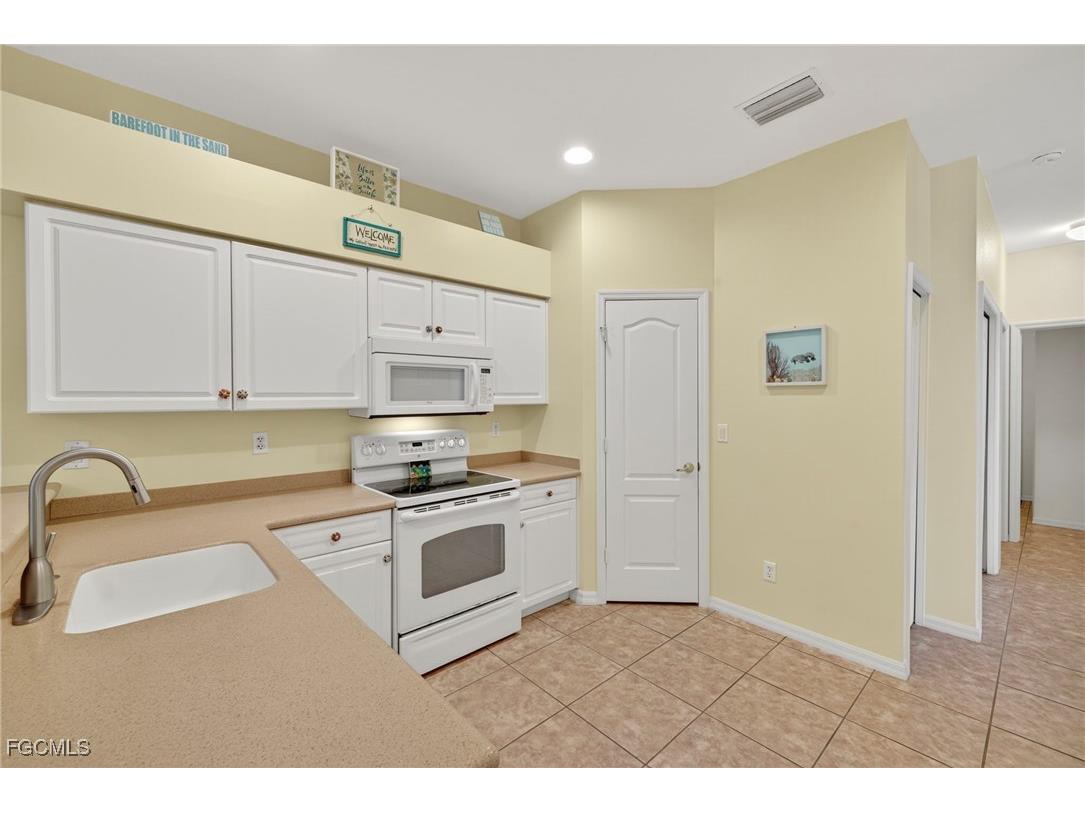 12671 Stone Valley Loop Fort Myers FL 33913 2025017145 image10