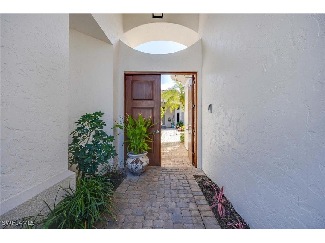 1268 Grand Isle Court Naples FL 34108 225075172 image3