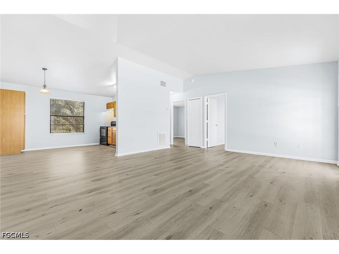 1269 SE 8th Terrace Cape Coral FL 33990 2026023756 image2