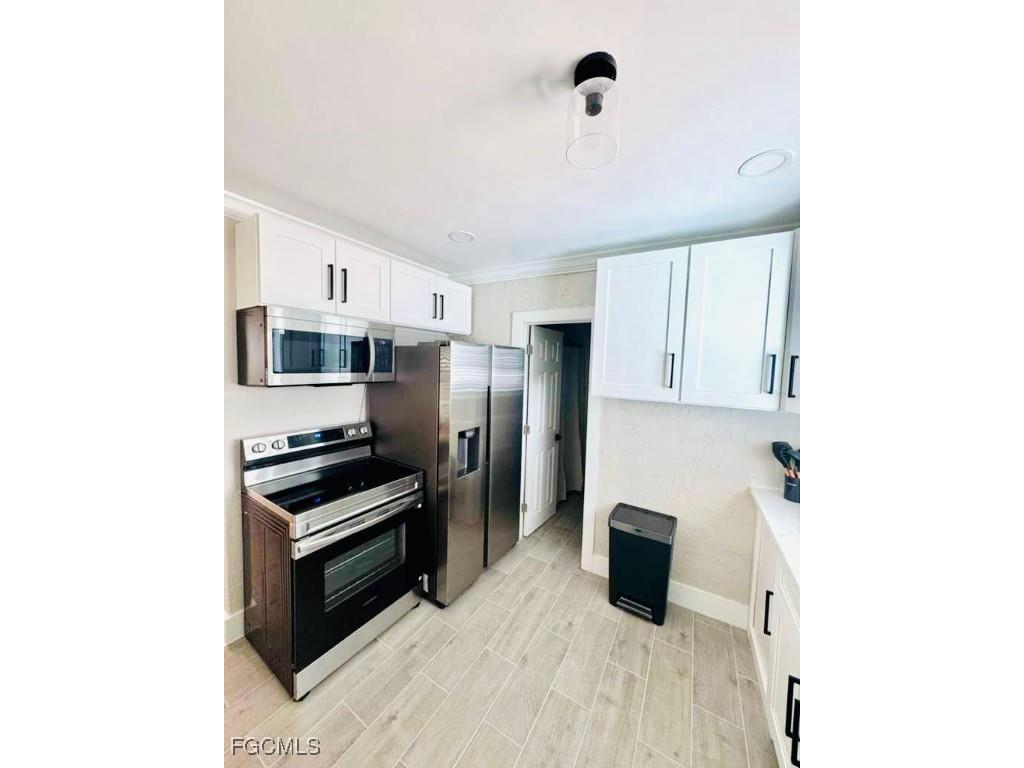 127-129 Fairweather Lane Fort Myers Beach FL 33931 2025020610 image16