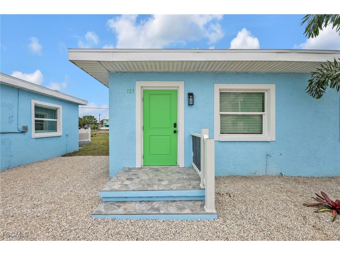 127-129 Fairweather Lane Fort Myers Beach FL 33931 2025020610 image32