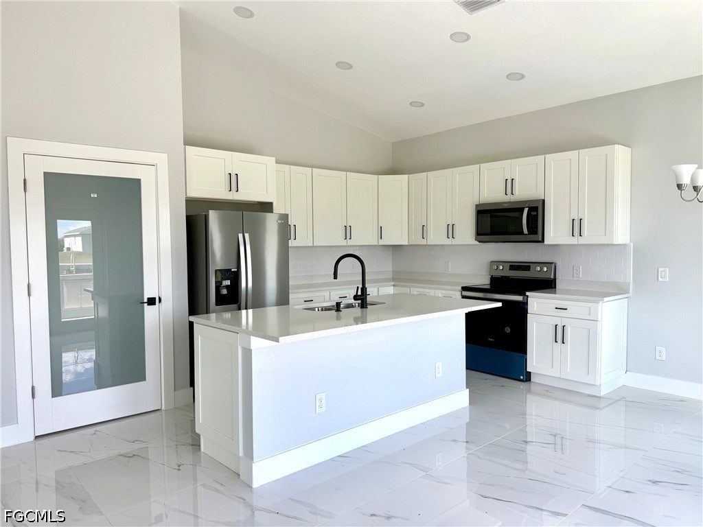 127 Carousel Avenue Labelle FL 33935 2026022134 image3