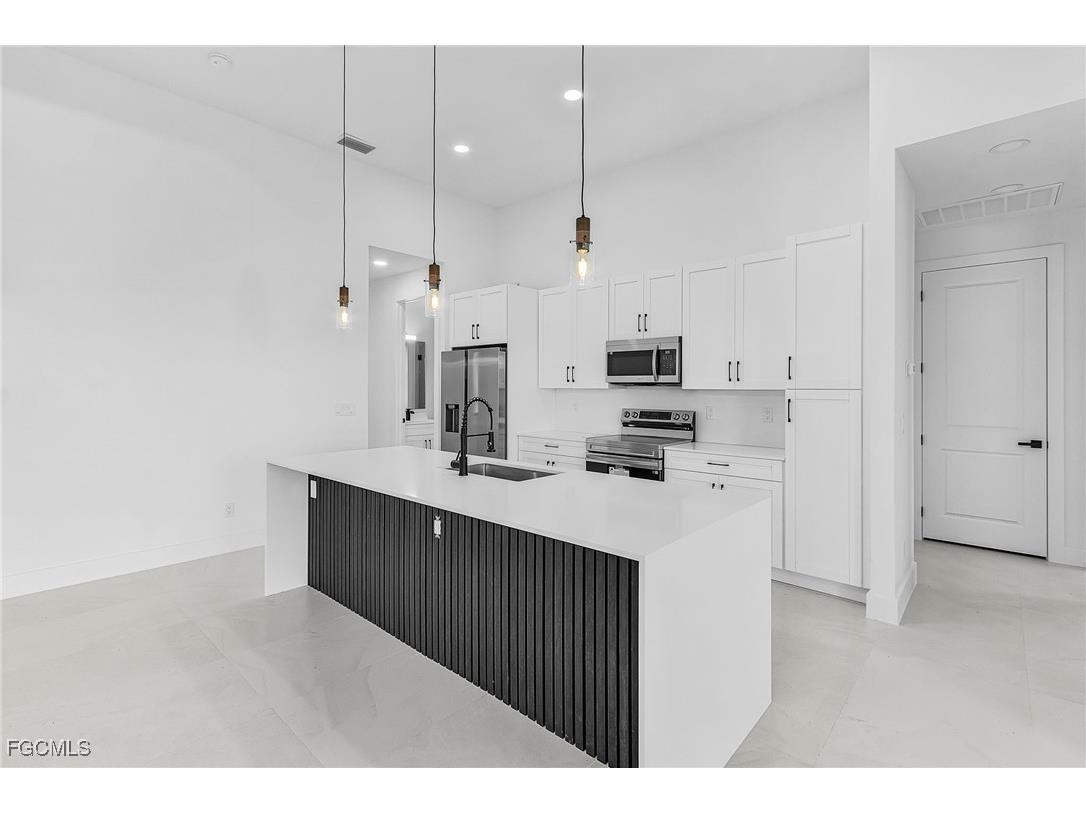 127 NW 14th Avenue Cape Coral FL 33993 2025023933 image8