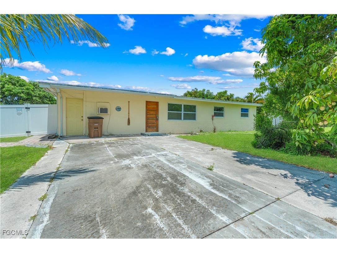 127 Schneider Drive Fort Myers FL 33905 225063385 image1