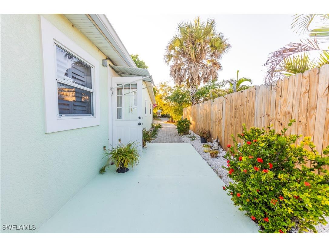 1270 11th Street N Naples FL 34102 225083322 image18