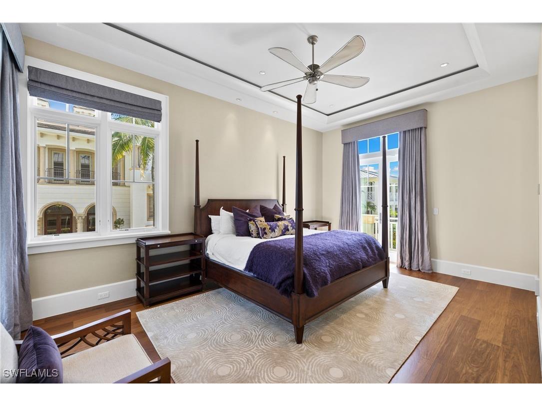 1270 Gulf Shore Boulevard S Naples FL 34102 225065823 image8