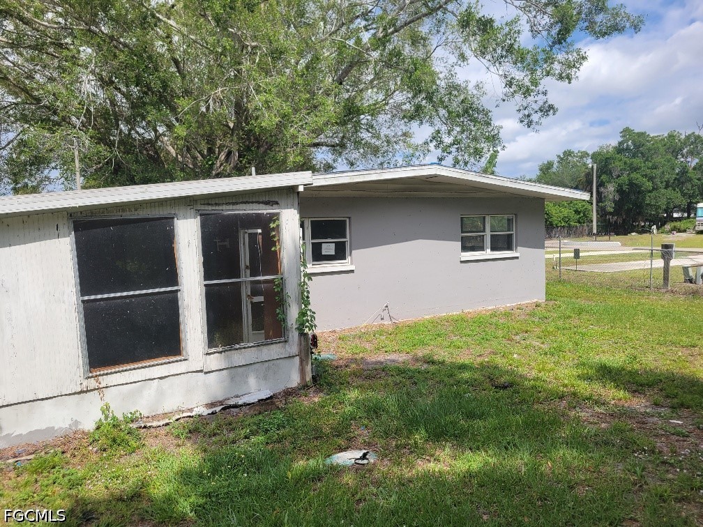 1270 Pinecrest Street North Fort Myers FL 33903 2026020233 image2