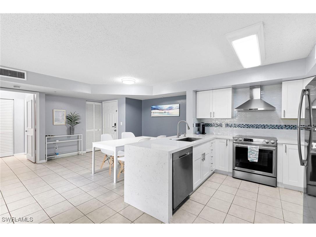 1270 Wildwood Lakes Boulevard #104 Naples FL 34104 224003797 image1