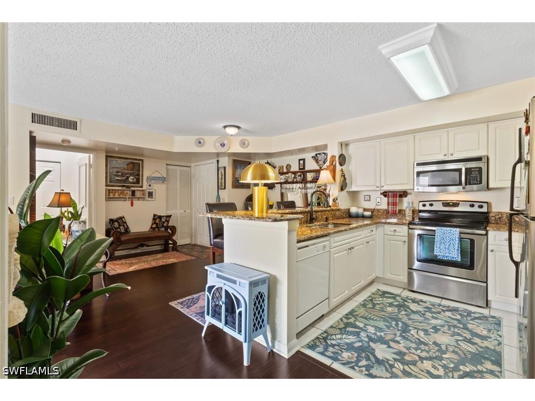 1270 Wildwood Lakes Boulevard #204 Naples FL 34104 226025612 image7