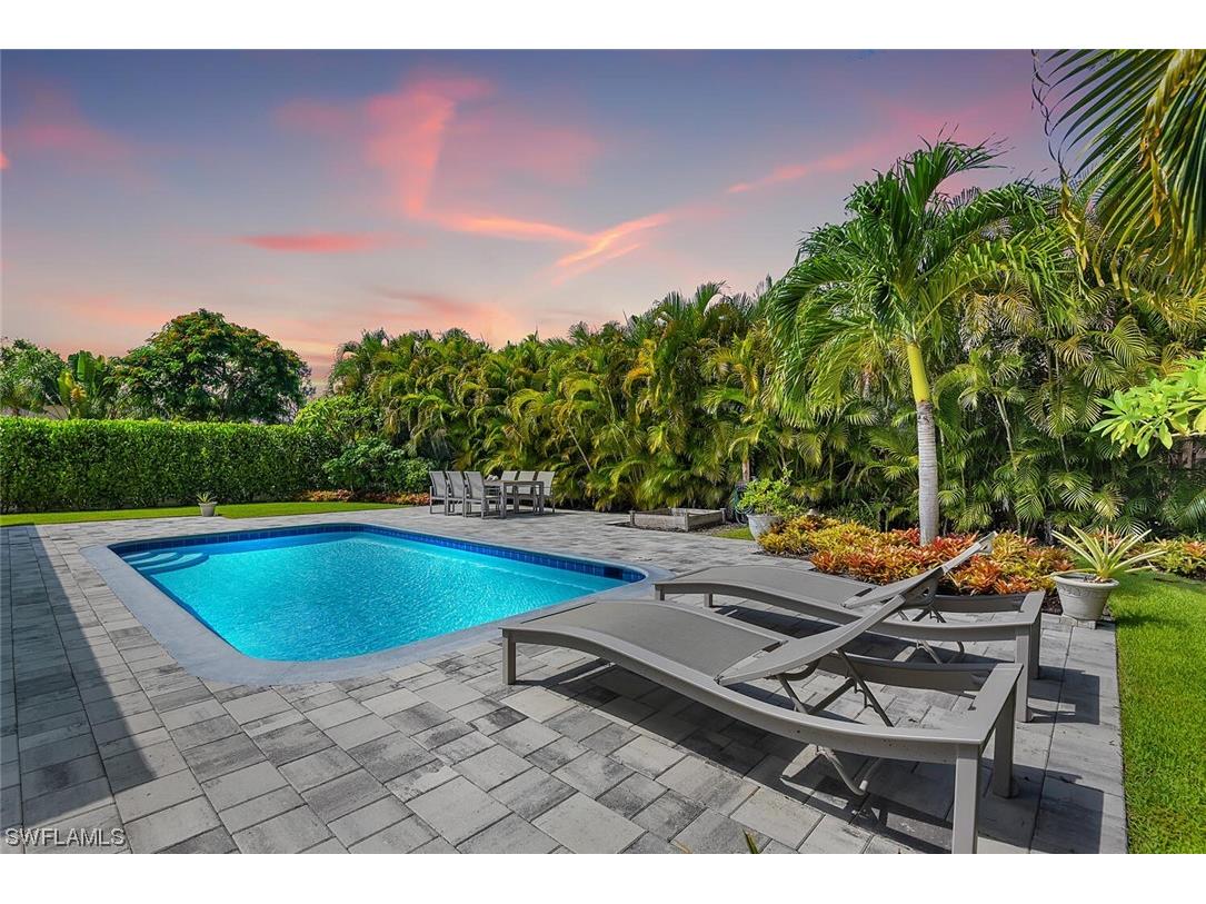 1271 12th Street N Naples FL 34102 223064953 image1