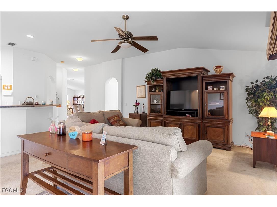 12715 Aston Oaks Drive Fort Myers FL 33912 2025017990 image23