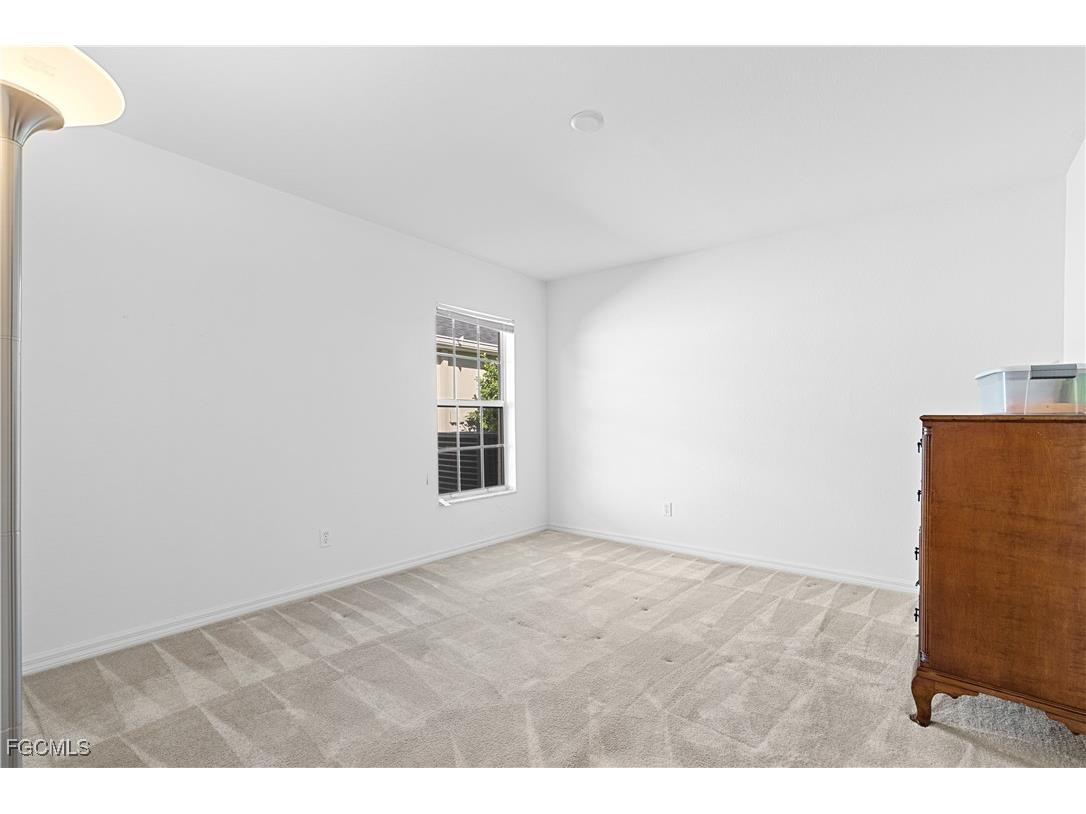 12715 Aston Oaks Drive Fort Myers FL 33912 2025017990 image32