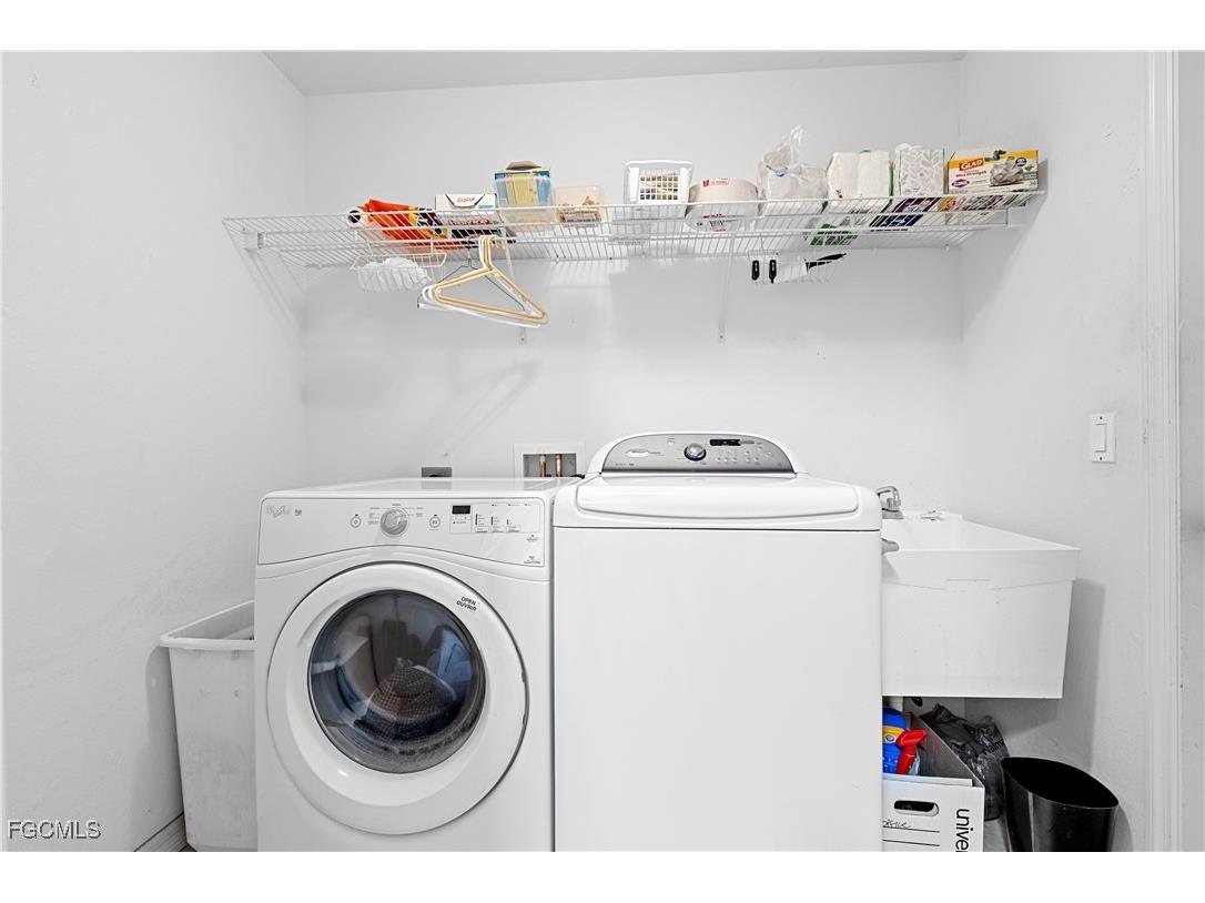 12715 Aston Oaks Drive Fort Myers FL 33912 2025017990 image36