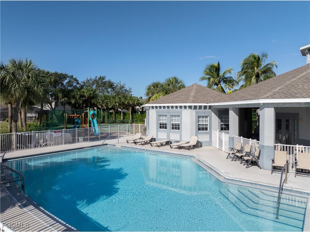 12715 Aston Oaks Drive Fort Myers FL 33912 2025017990 image44