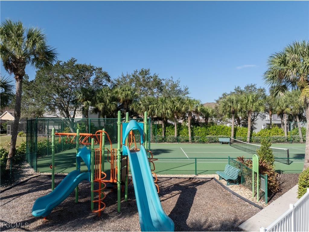 12715 Aston Oaks Drive Fort Myers FL 33912 2025017990 image46