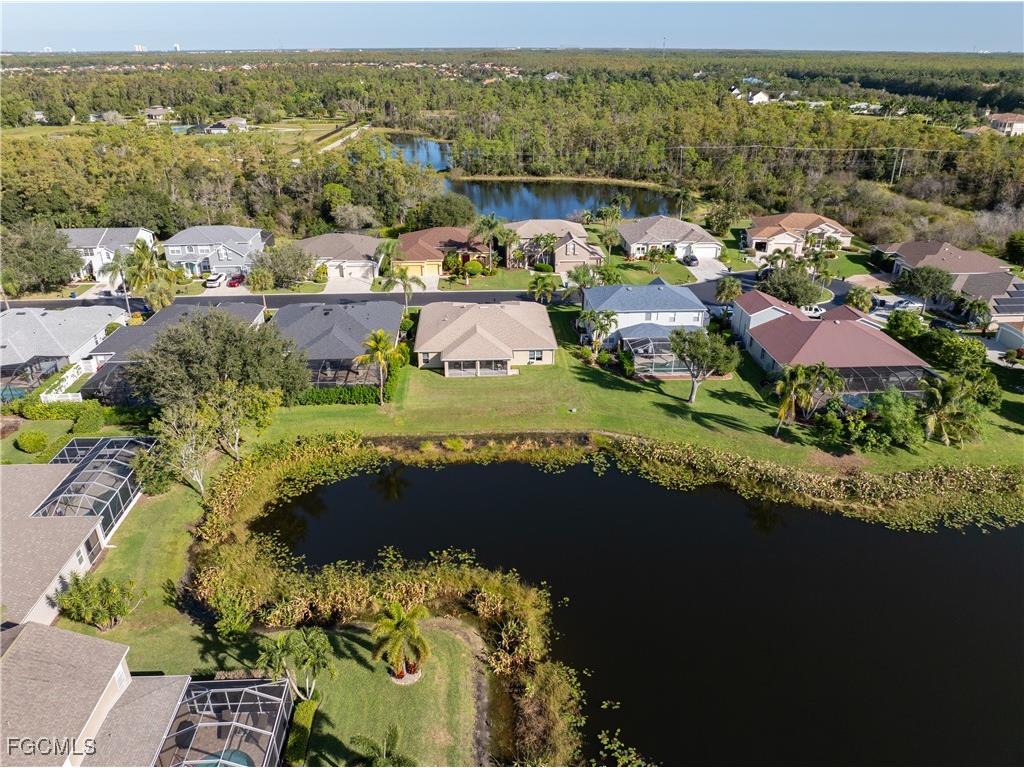 12715 Aston Oaks Drive Fort Myers FL 33912 2025017990 image8