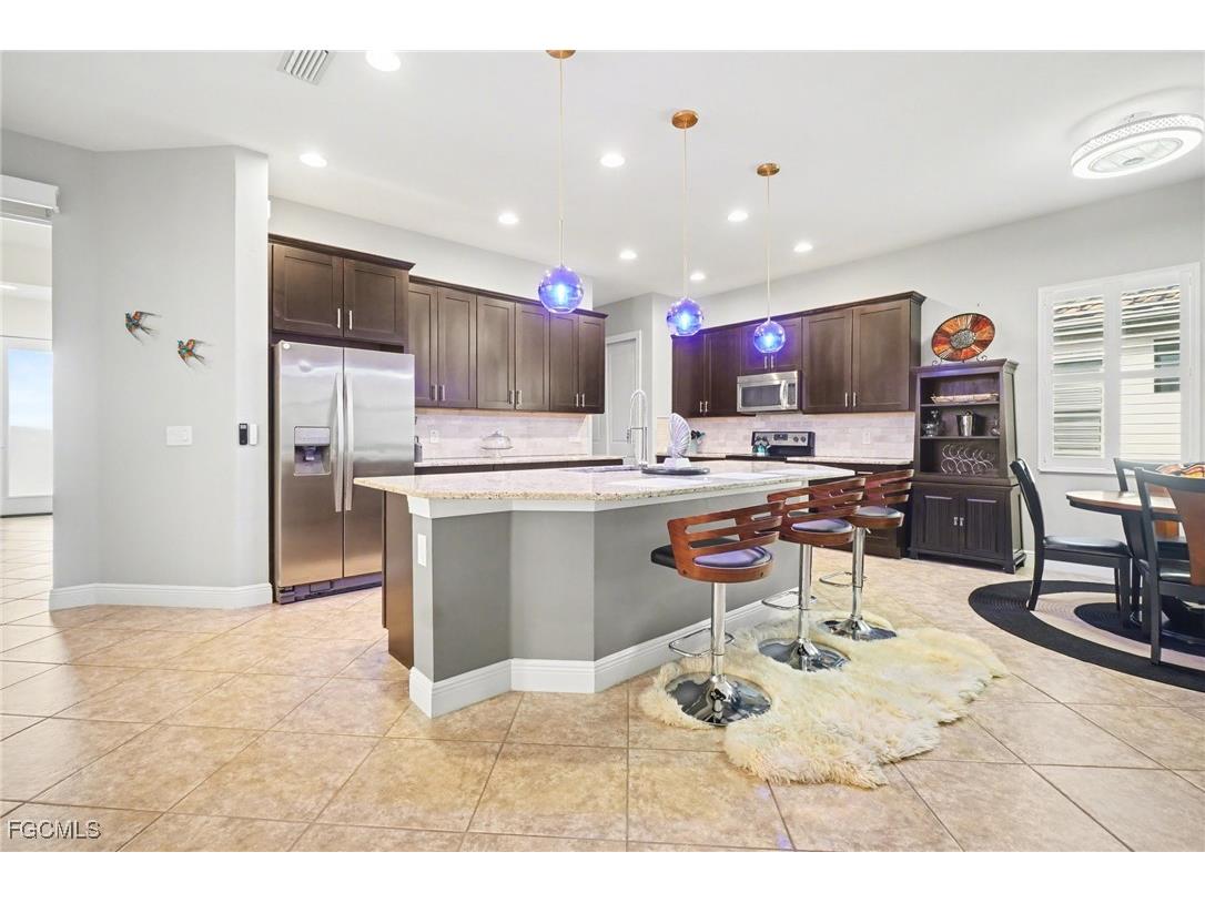 12715 Fairington Way Fort Myers FL 33913 2025024774 image4